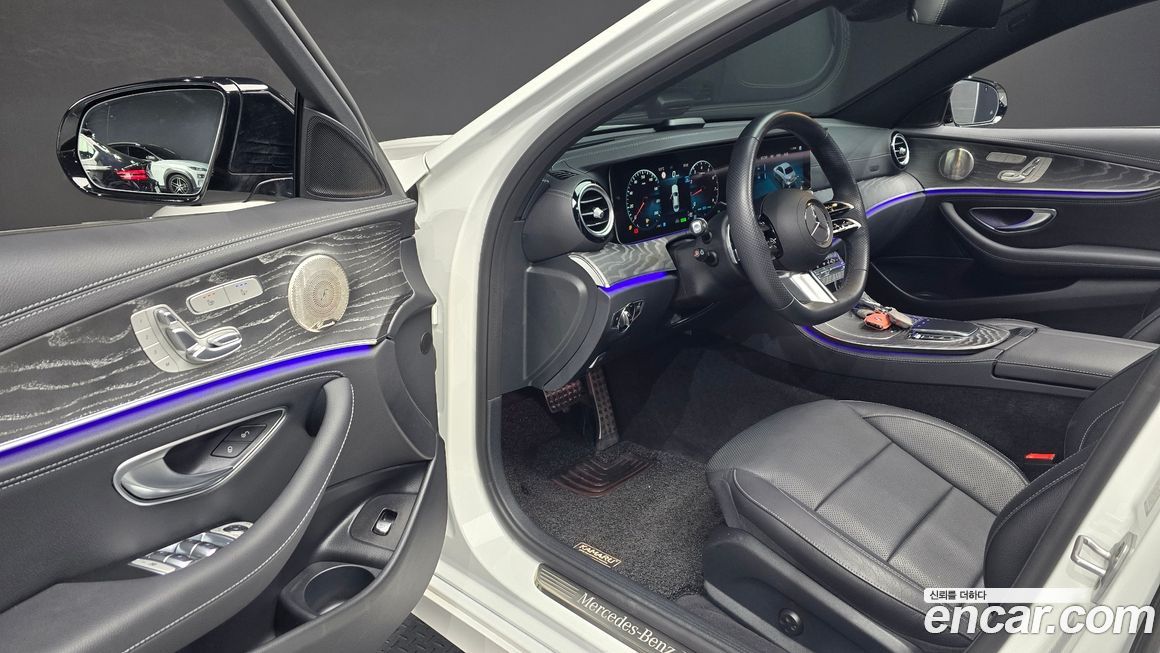 Mercedes-Benz E-Class 2023