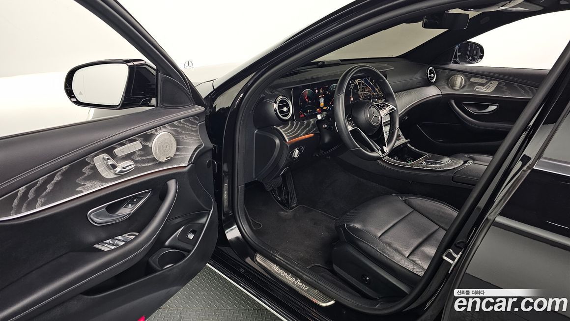 Mercedes-Benz E-Class 2023