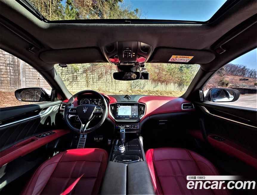 Maserati Ghibli 2021