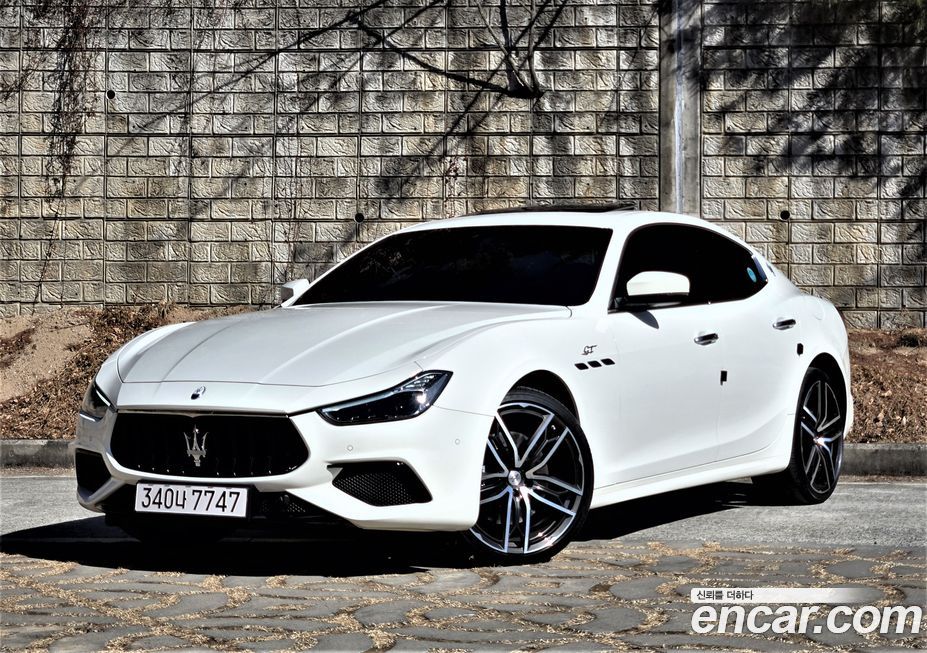 Maserati Ghibli 2021