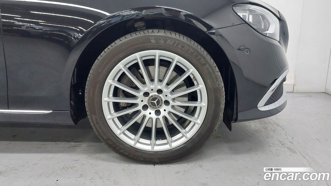 Mercedes-Benz E-Class 2023