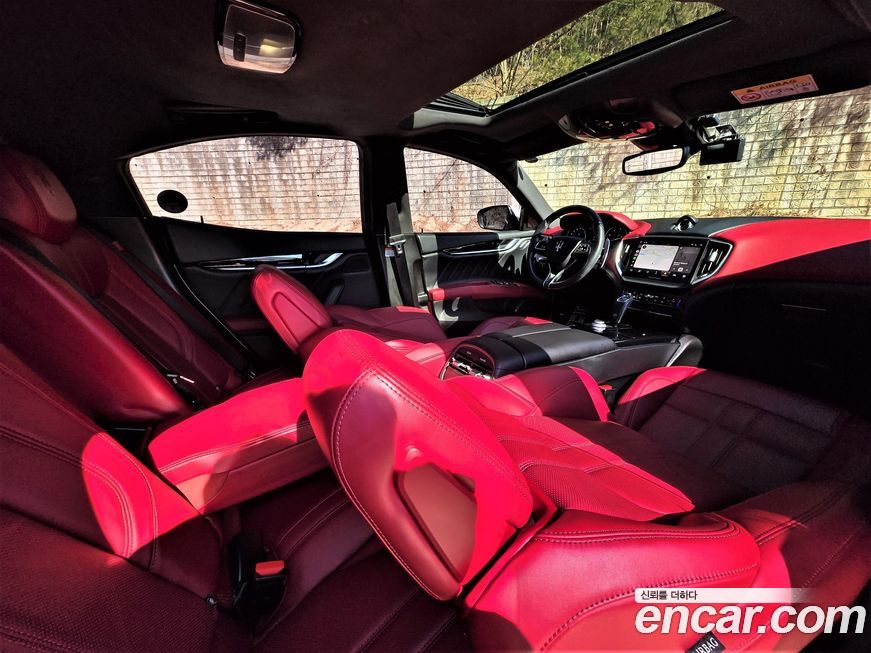 Maserati Ghibli 2021