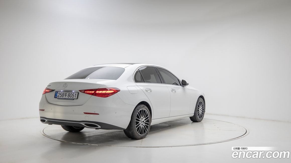 Mercedes-Benz C-Class 2025