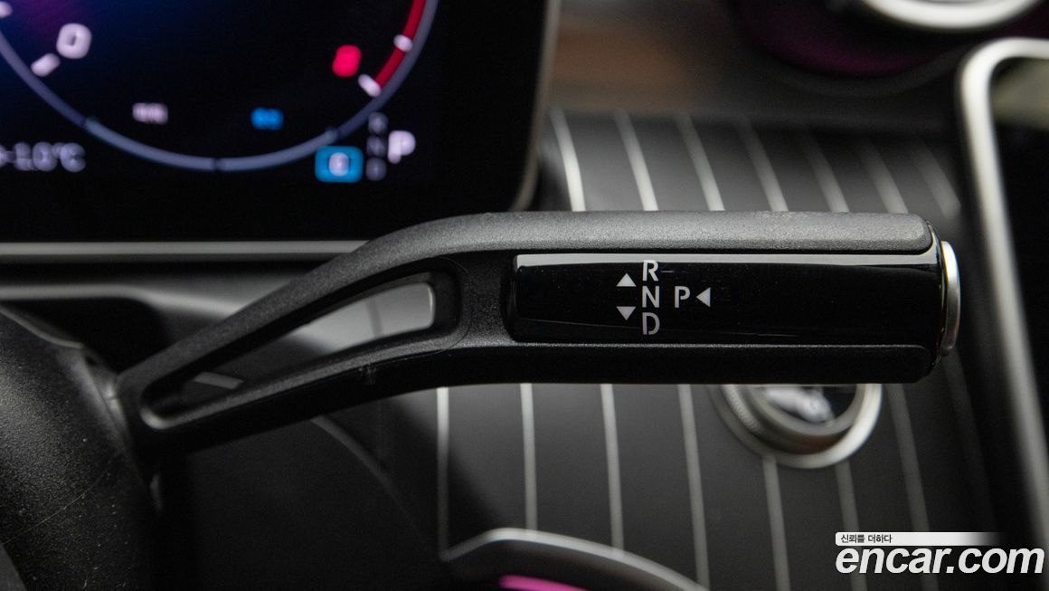 Mercedes-Benz C-Class 2025