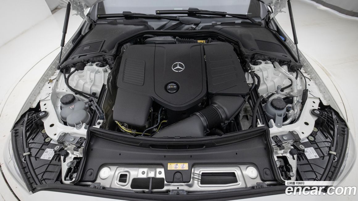 Mercedes-Benz C-Class 2025