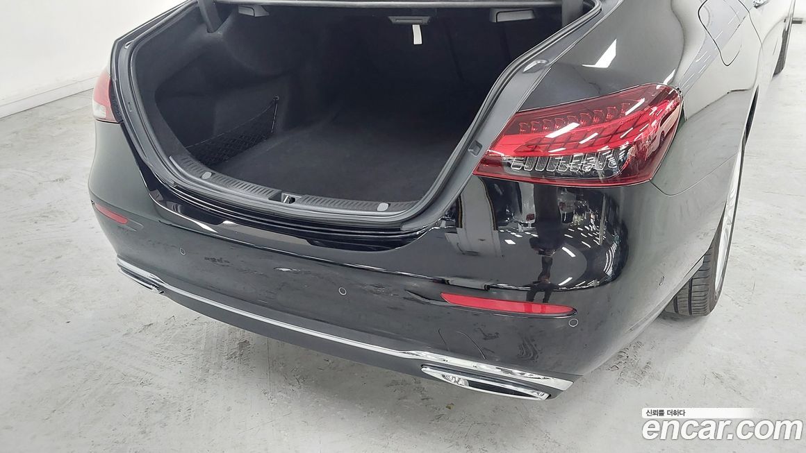 Mercedes-Benz E-Class 2023