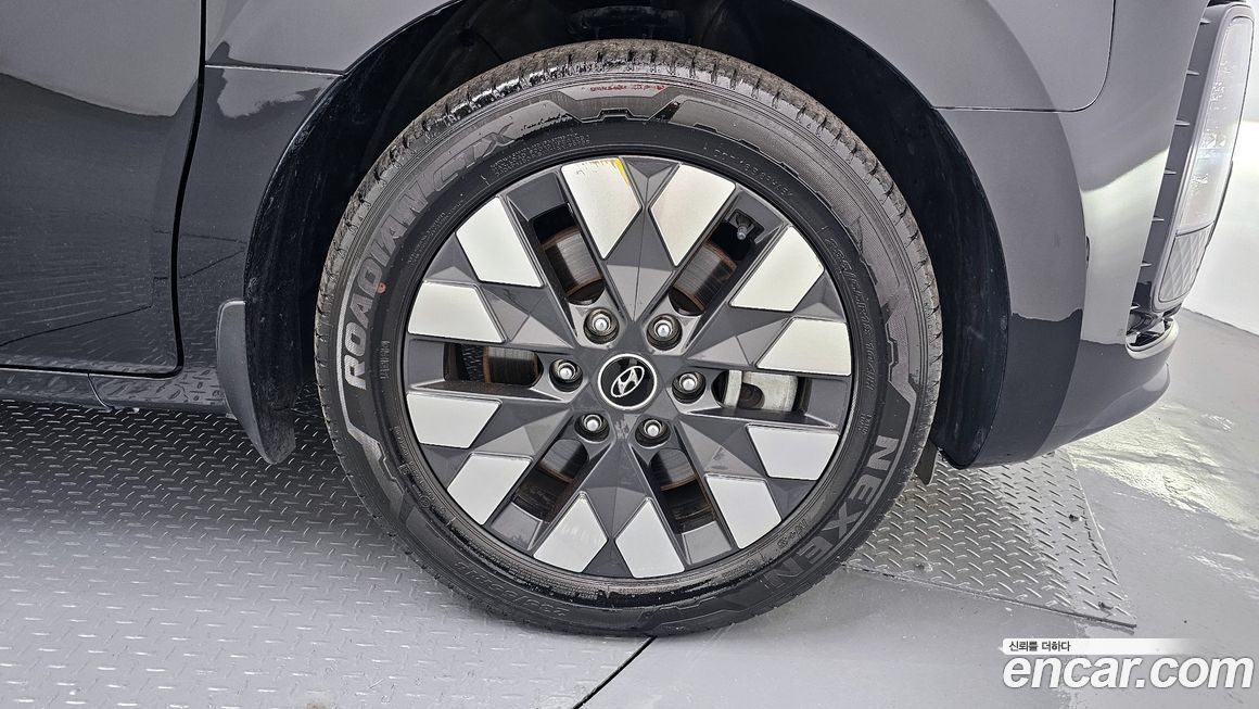 Hyundai Staria 2023