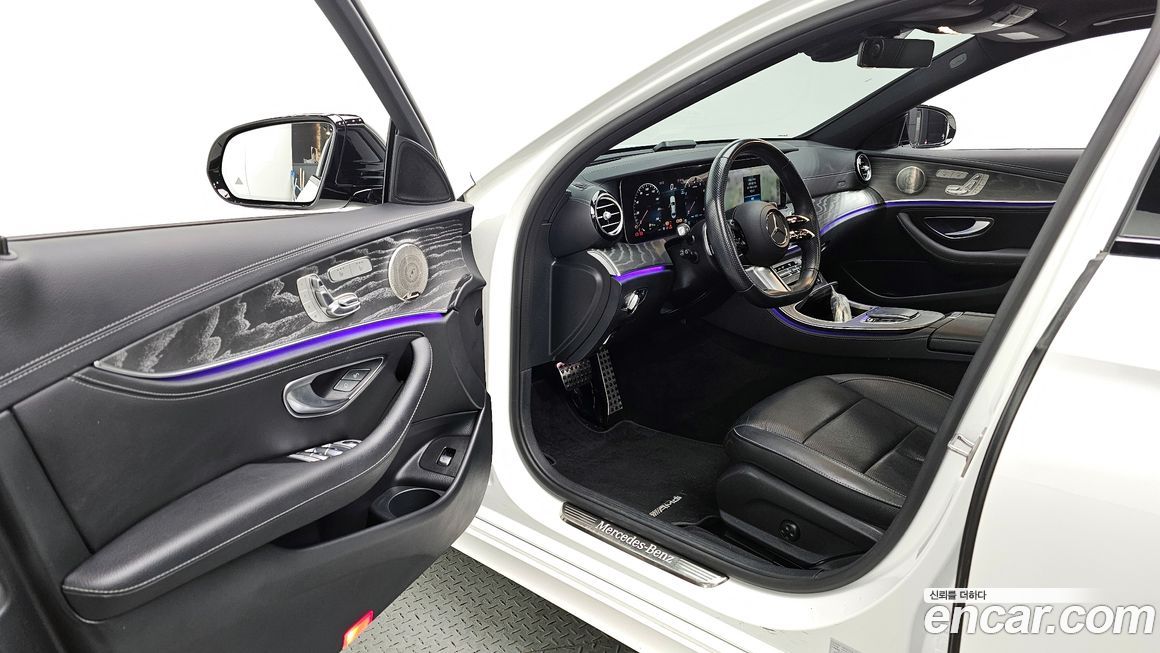 Mercedes-Benz E-Class 2023