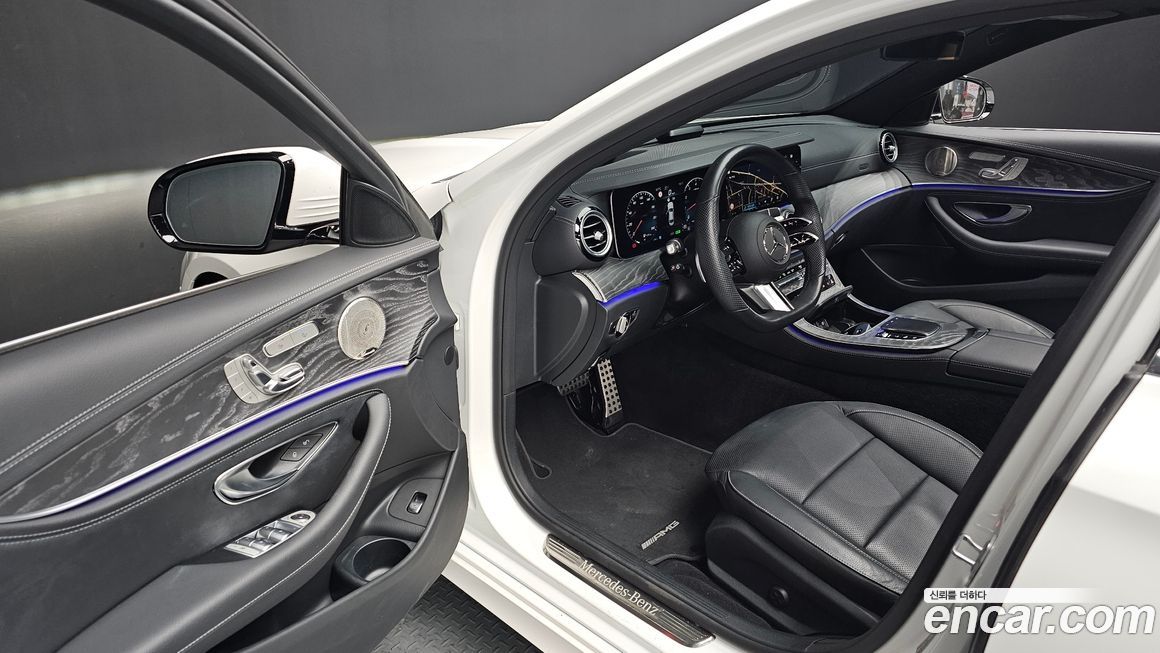 Mercedes-Benz E-Class 2022
