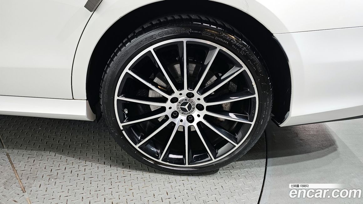 Mercedes-Benz E-Class 2023