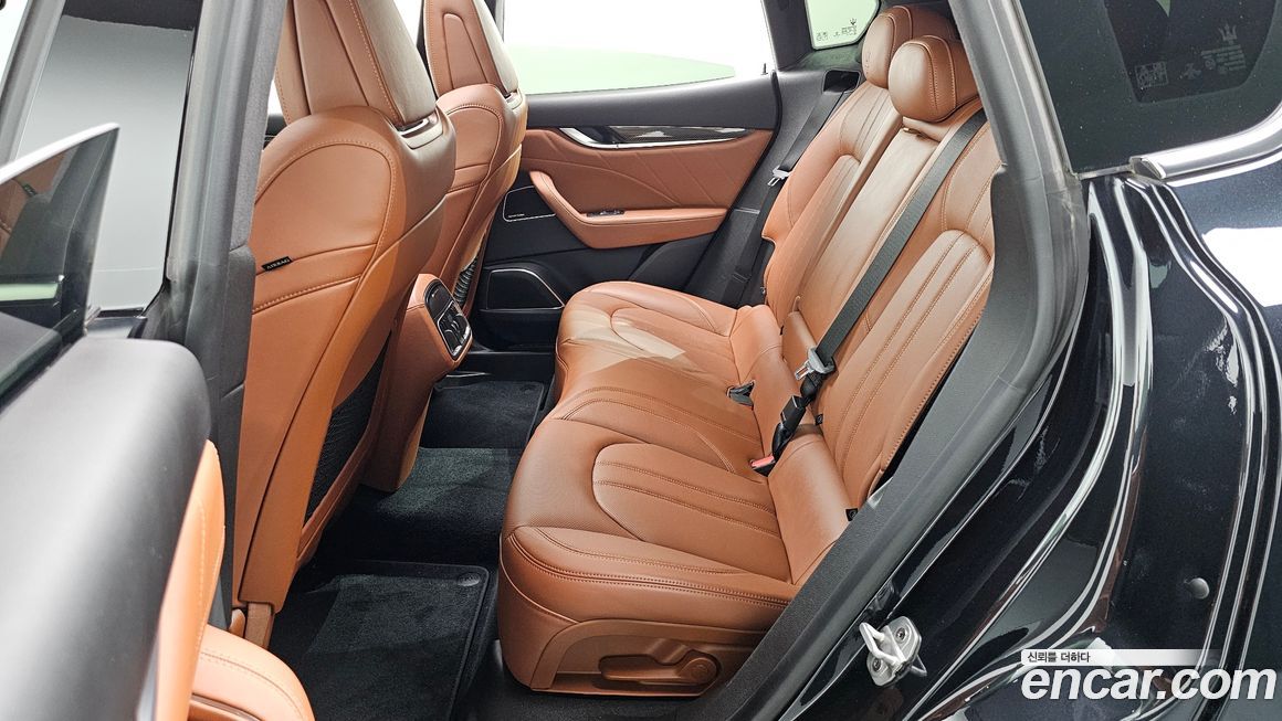 Maserati Levante 2021