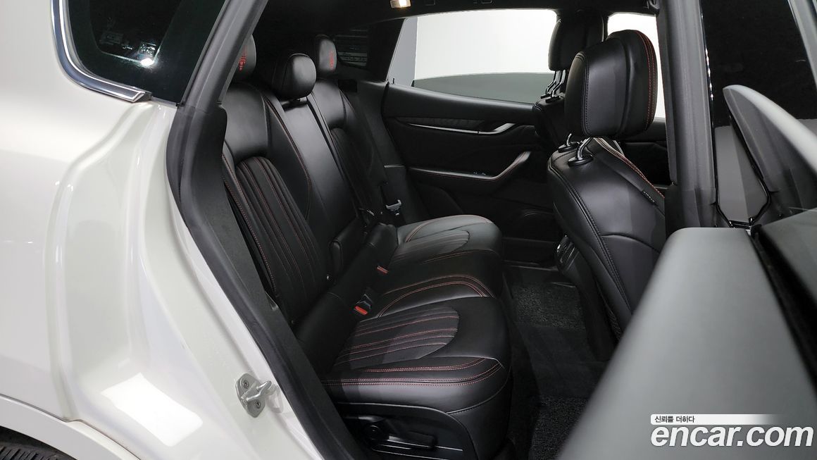 Maserati Levante 2022