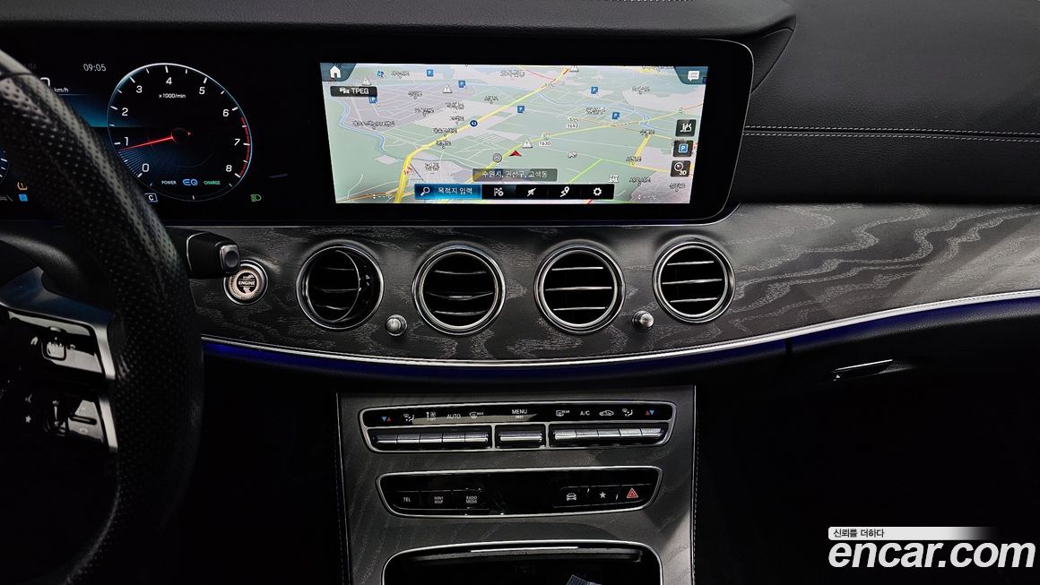 Mercedes-Benz E-Class 2023