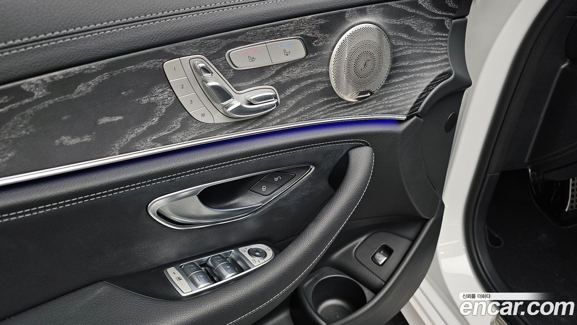 Mercedes-Benz E-Class 2022