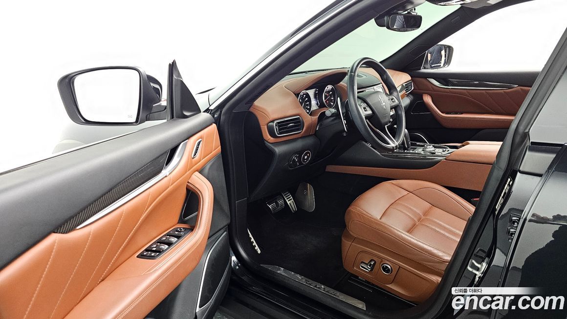 Maserati Levante 2021