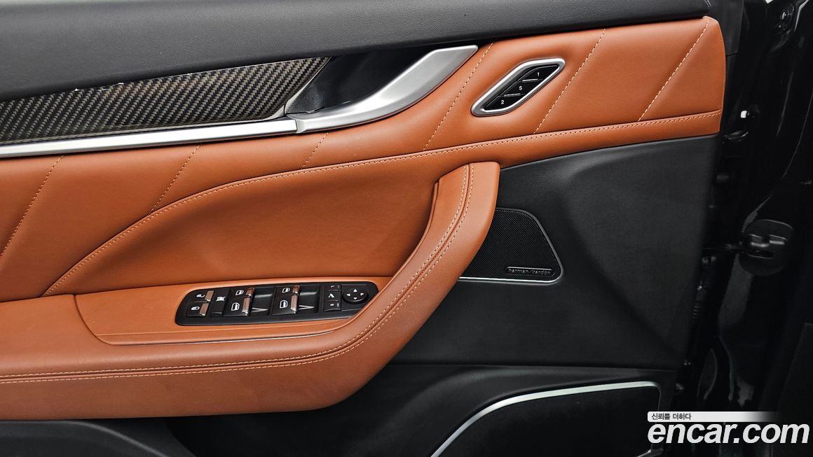 Maserati Levante 2021