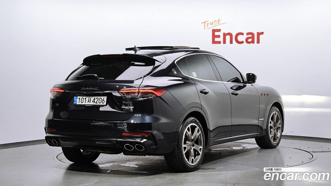 Maserati Levante 2021