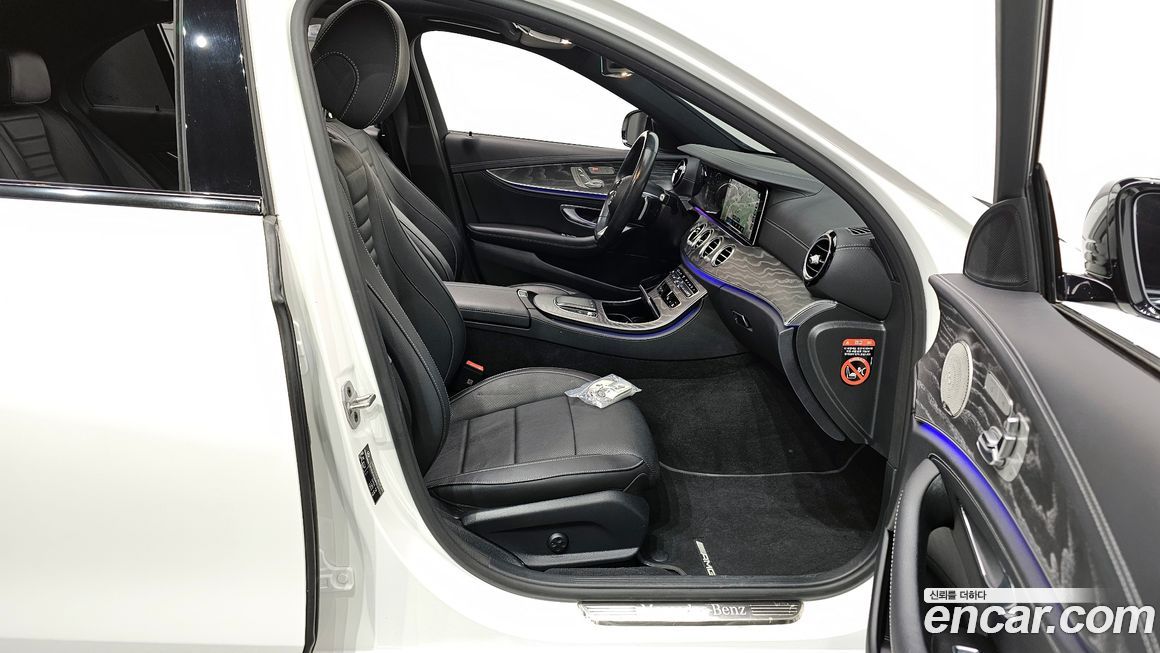 Mercedes-Benz E-Class 2023