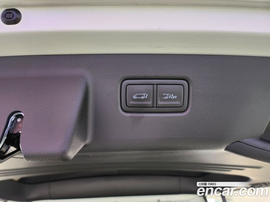 Hyundai Staria 2025