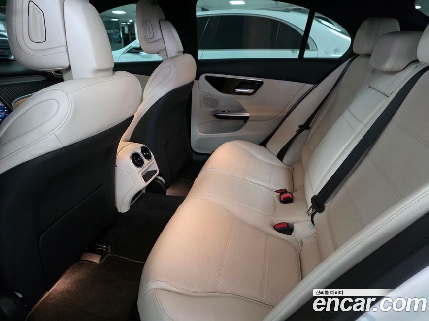 Mercedes-Benz C-Class 2023