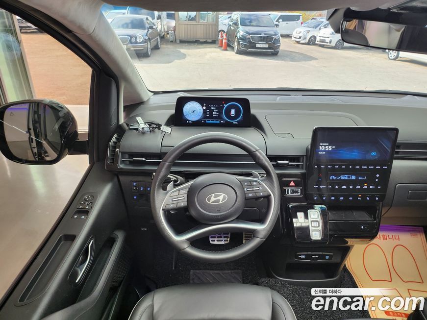 Hyundai Staria 2025