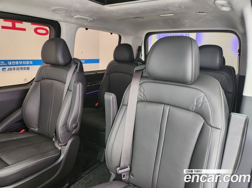 Hyundai Staria 2025