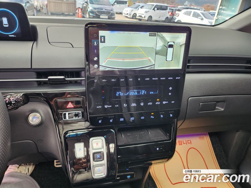 Hyundai Staria 2025