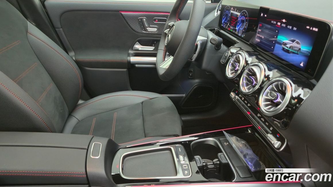 Mercedes-Benz EQA 2025