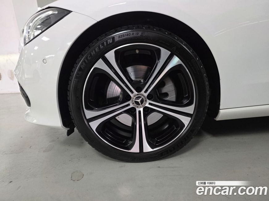 Mercedes-Benz C-Class 2023