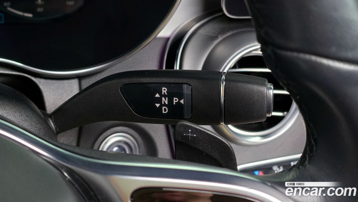 Mercedes-Benz GLC-Class 2023