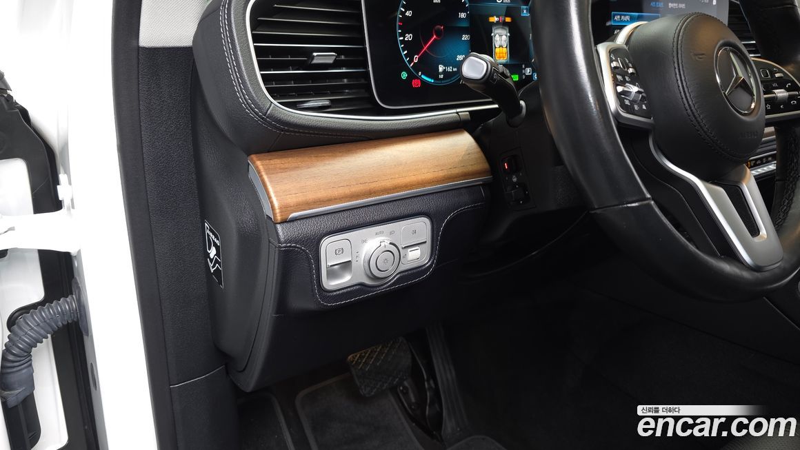 Mercedes-Benz GLE-Class 2021