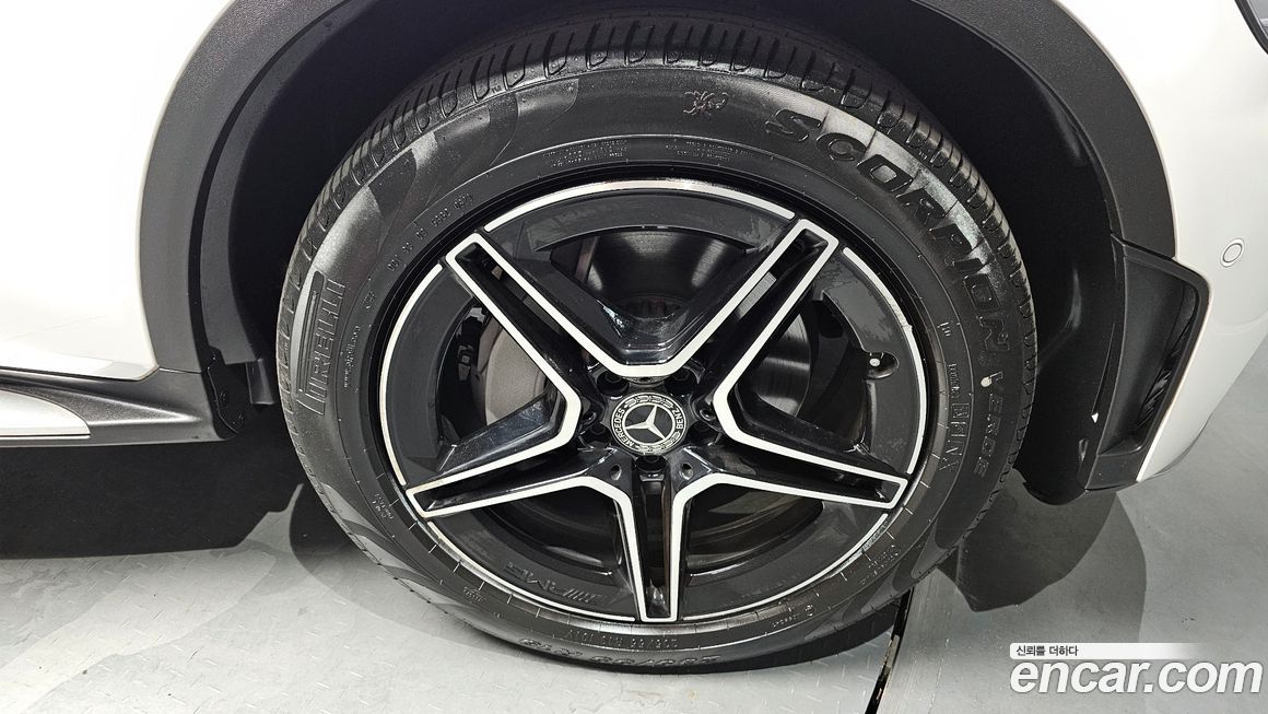 Mercedes-Benz GLC-Class 2023