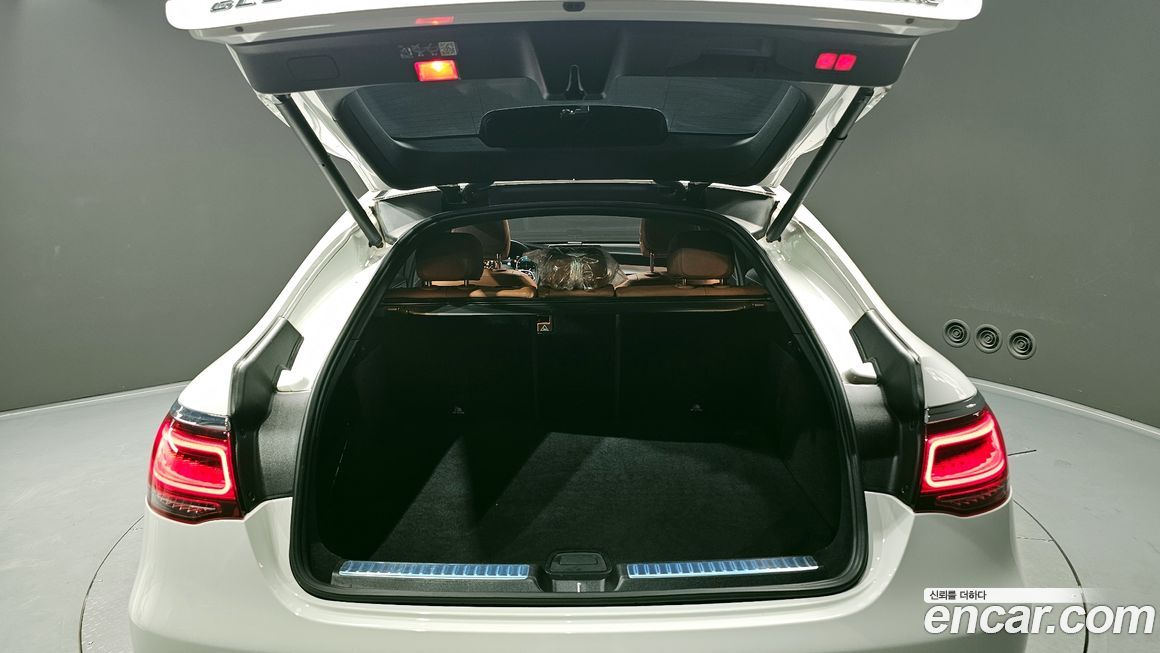 Mercedes-Benz GLC-Class 2023