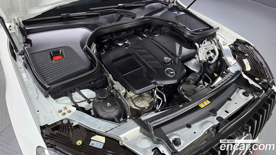 Mercedes-Benz GLC-Class 2023