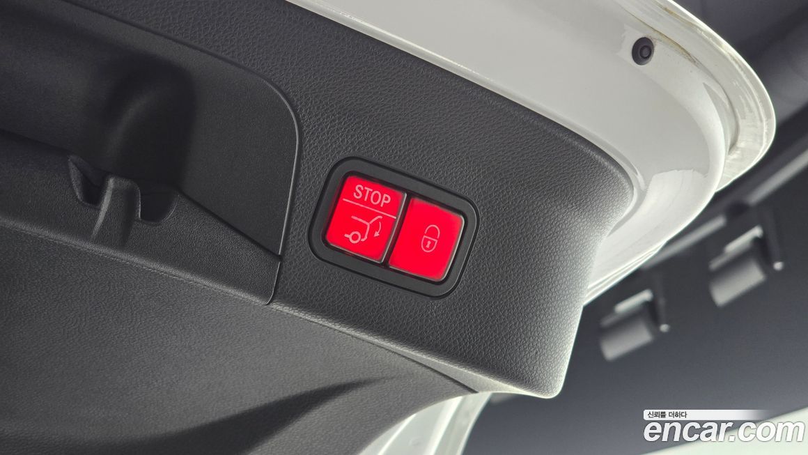 Mercedes-Benz GLC-Class 2023