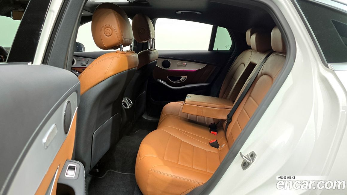 Mercedes-Benz GLC-Class 2023