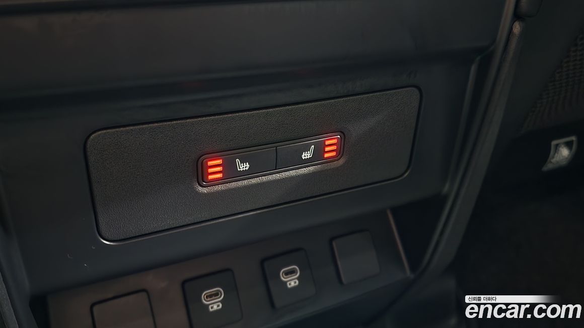 Land Rover Defender 2025