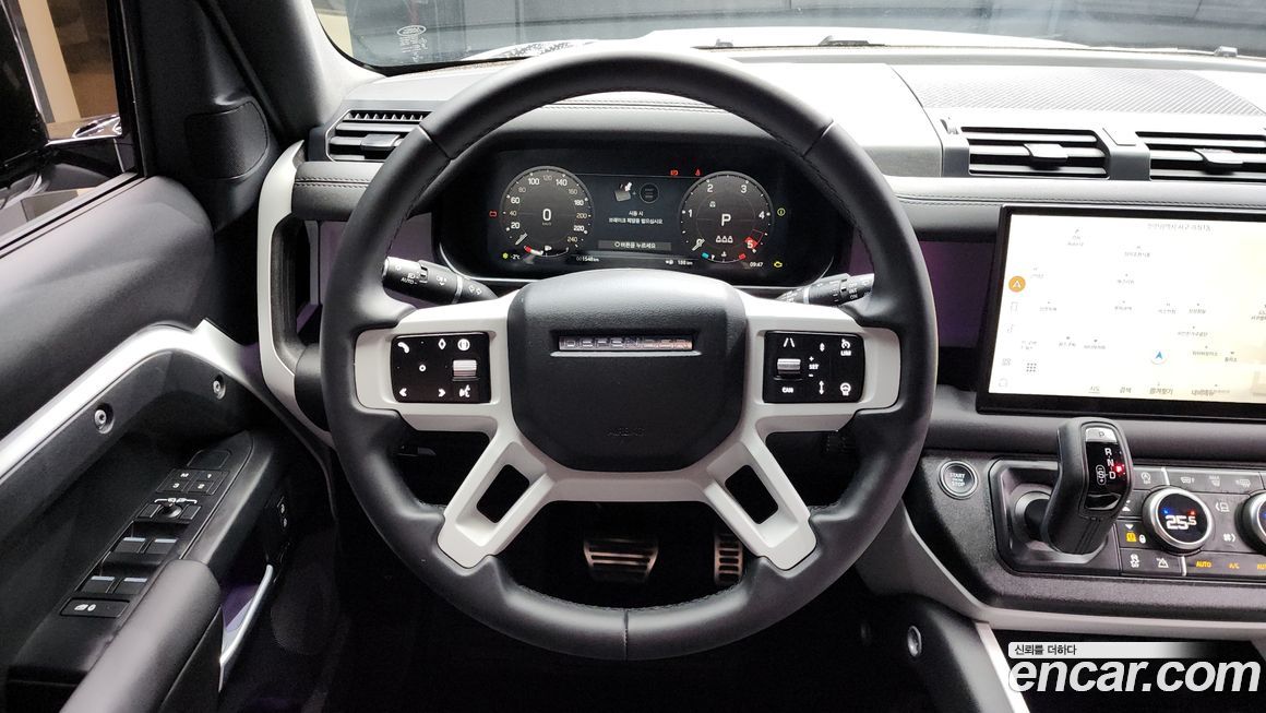 Land Rover Defender 2025