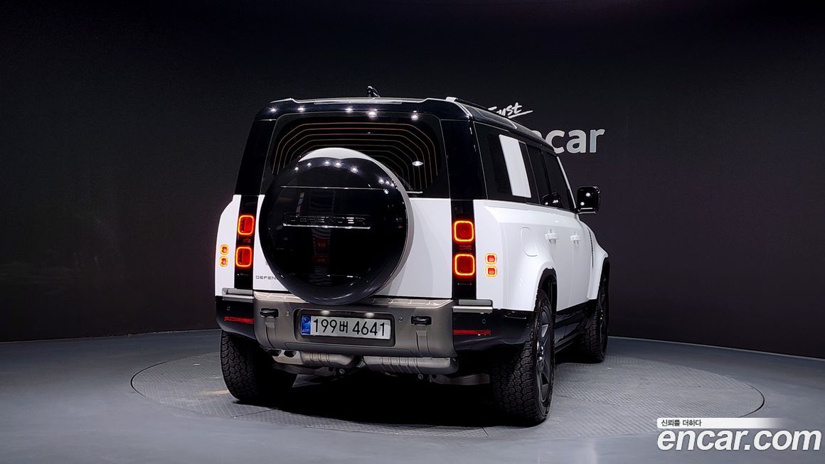 Land Rover Defender 2025