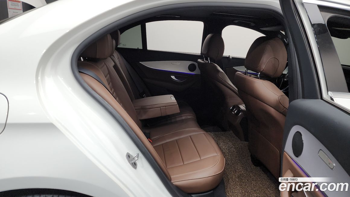 Mercedes-Benz E-Class 2021