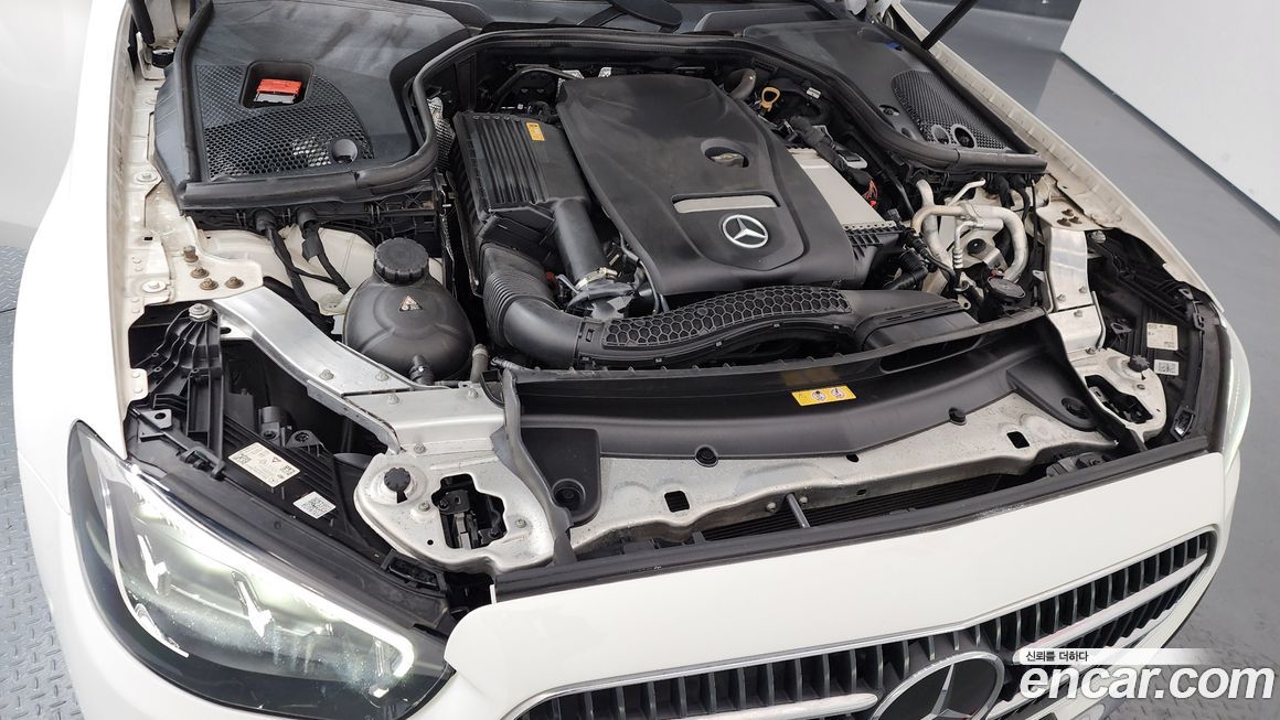 Mercedes-Benz E-Class 2021