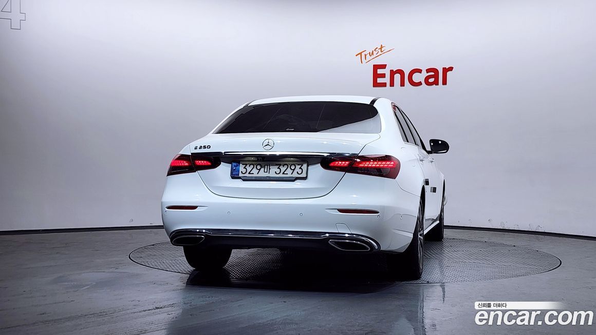 Mercedes-Benz E-Class 2021