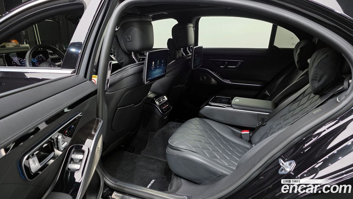 Mercedes-Benz S-Class 2023