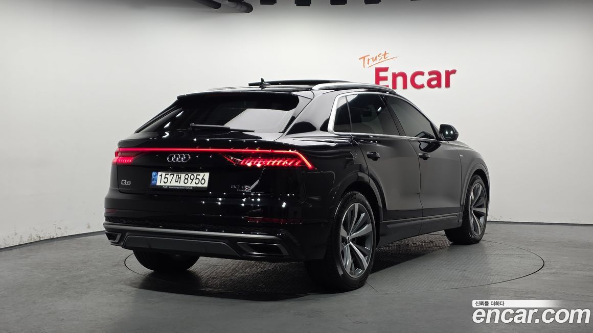 Audi Q8 2021