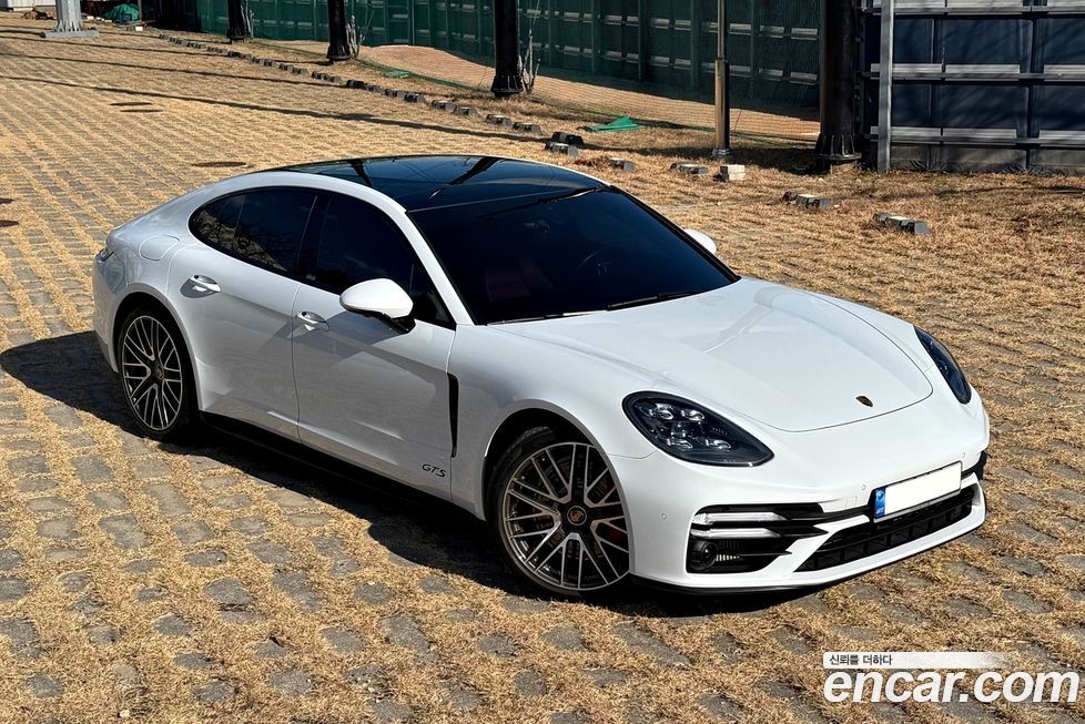 Porsche Panamera 2022