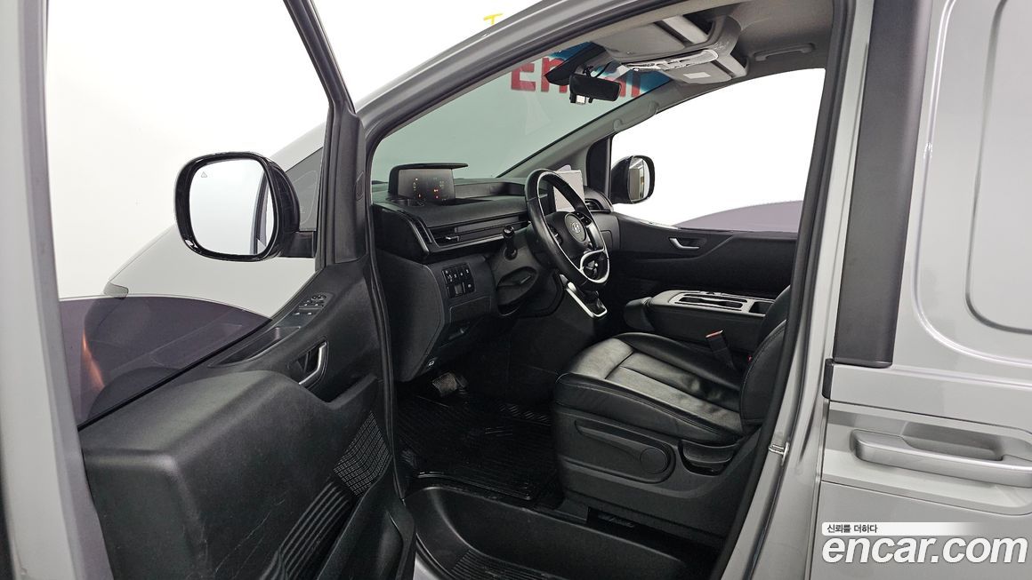 Hyundai Staria 2023