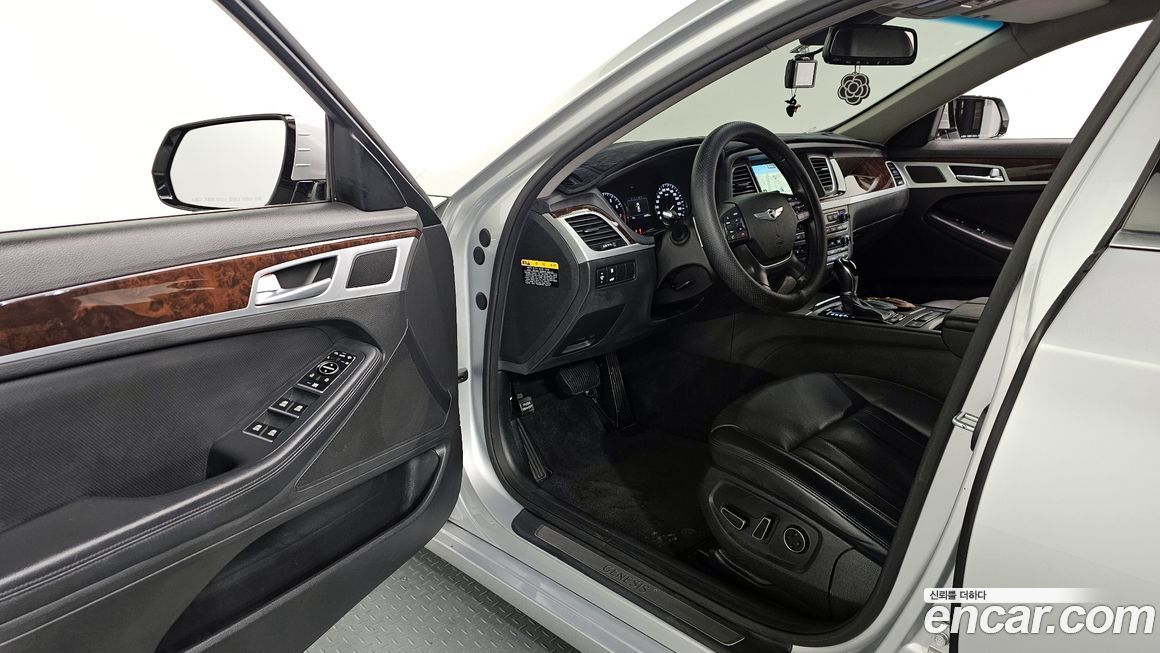 Hyundai Genesis 2015