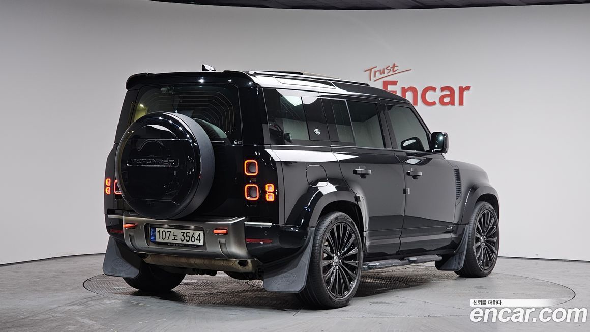 Land Rover Defender 2023