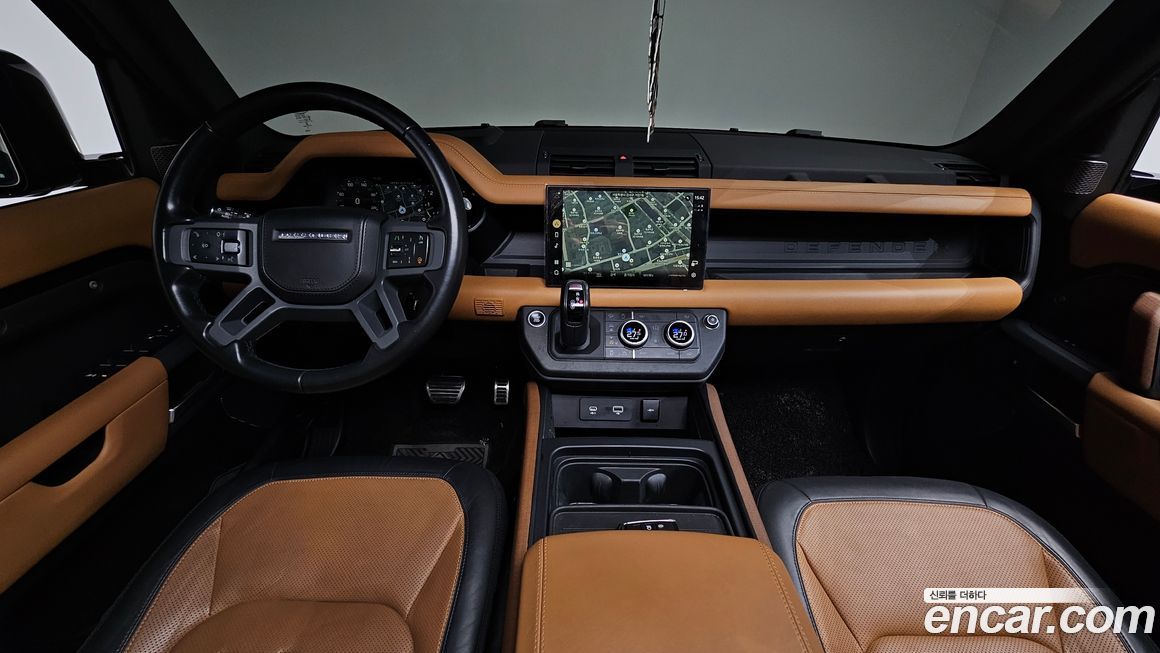 Land Rover Defender 2023