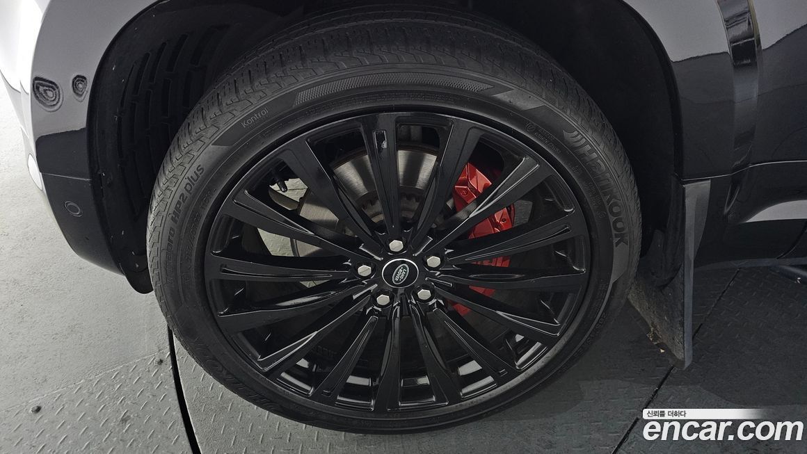 Land Rover Defender 2023